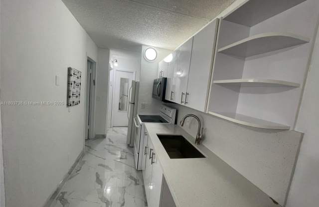 3211 SW 44th St photos photos