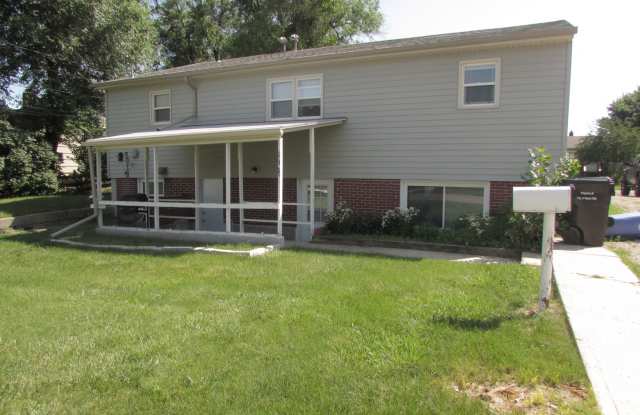 r135LBP - 135 East Saint Anne Street, Rapid City, SD 57701
