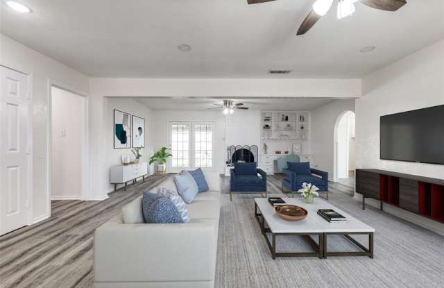 2816 Hurstview Drive Gallery 2