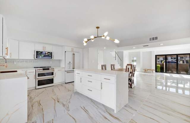 16449 NE 26 Ave photos photos