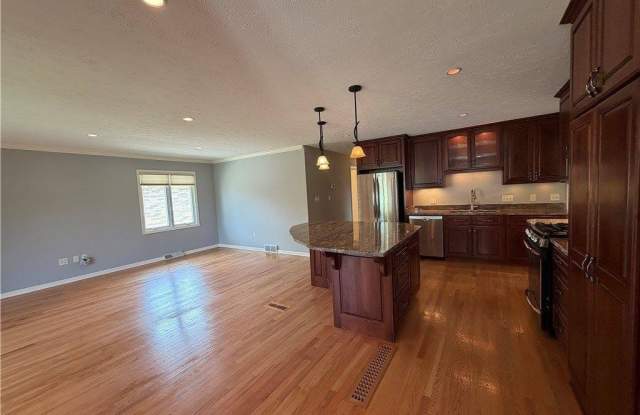 9711 Idlewood Drive Gallery 4