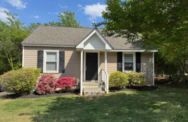 Adorable 2 Bedroom-1 Bath Bungalow within walking distance to Downtown Greer - Very Convenient photos photos