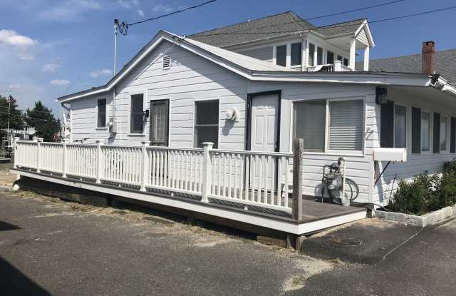 2262 Fairfield Beach Road photos photos