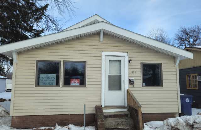 515 E 11th St - 515 East 11th Street, Spencer, IA 51301