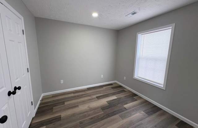 102 North 2nd Avenue - A Gallery 4