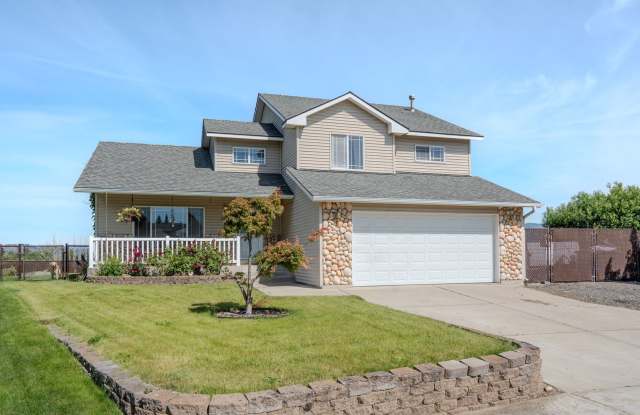 Spacious Tri-Level Home in Post Falls Near The Links Golf Course photos photos