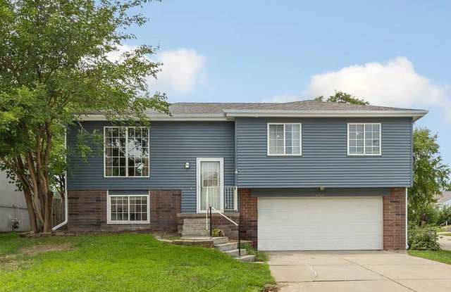 6726 N 111th St, Omaha, NE 68164 - 6726 North 111th Street, Douglas County, NE 68164
