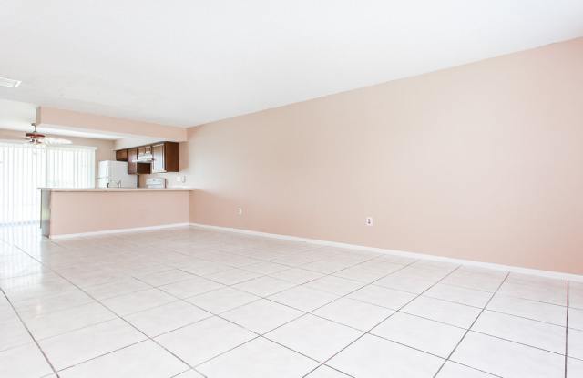 HUGE PRICE REDUCTION!!!!!!!Charming Two Bed Ground Floor Condo in Englewood Park – Move-In Ready! Gallery 4