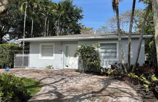 6801 SW 83 PL - 6801 Southwest 83rd Place, Glenvar Heights, FL 33143