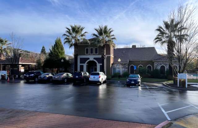 NICE CONDO IN ANTELOPE!!  $500 OFF 1st MONTH'S RENT! photos photos