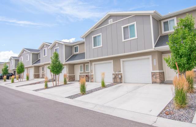 2-Story Delinda Townhomes in Nampa! photos photos