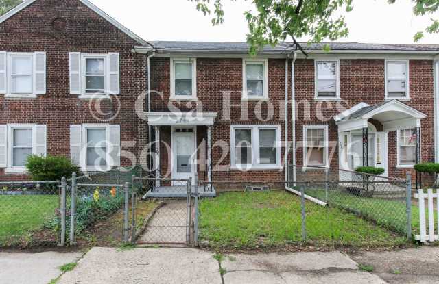 Newly Renovated 3 Bed/1 Bath home in Fairview! photos photos