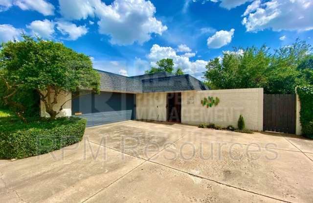 2614 NW 62nd St photos photos