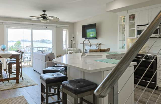 Spectacular 2 Bd/2Ba Glorietta Bay Condo. photos photos