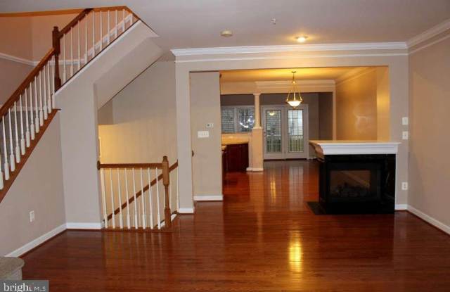 1503 REGENT MANOR Court Gallery 3