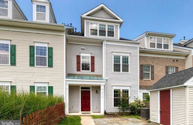 3bd 2.5bth townhome in the highly sought after Piney Orchard community in Odenton. Gallery 1