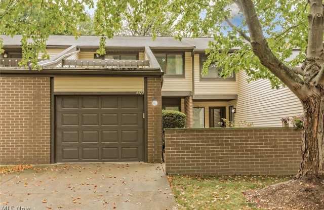 4472 Habersham Lane S unit: 192 photos photos