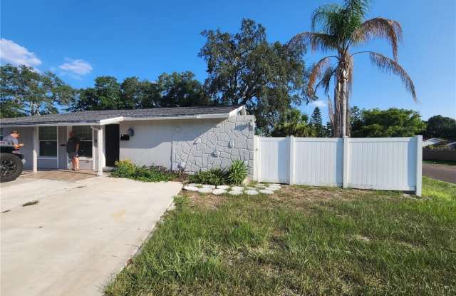 8518 WOODLAKE DRIVE photos photos