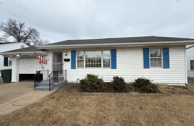 1001 Loekes Drive photos photos