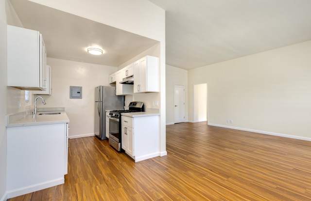 285 N. Oakland photos photos