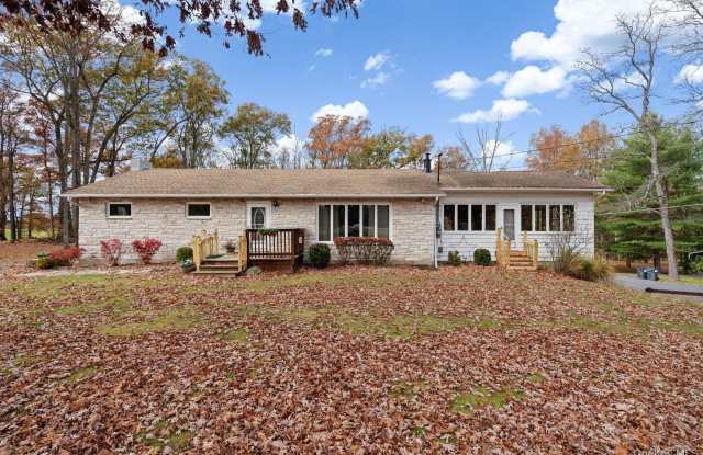 7 Red Top Road unit: 2 photos photos 7 Red Top Road unit: 2 photos photos