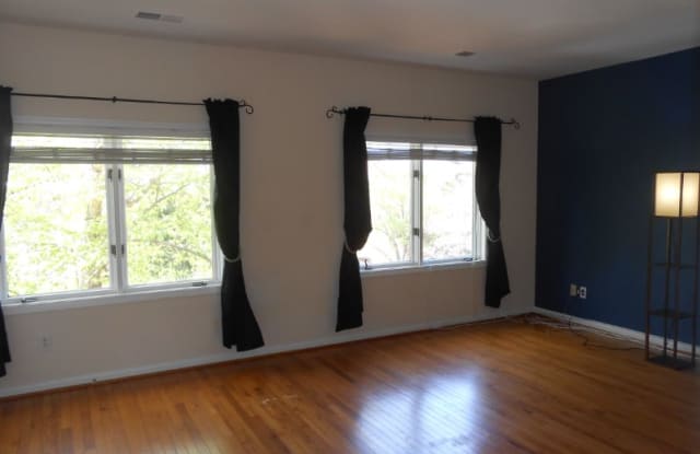 1040 Randolph St 2B - 1040 N Randolph St, Arlington, VA 22201