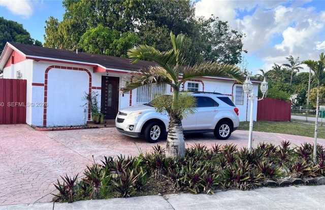 4443 NW 179th Ter photos photos