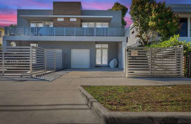 3162 Hibiscus St photos photos
