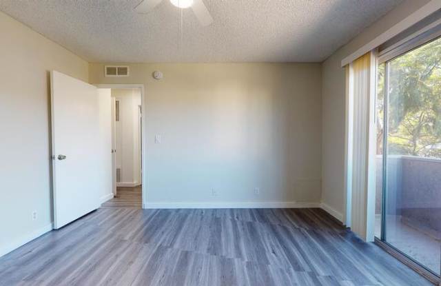 400 N Serrano Ave - 101 photos photos