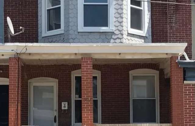 4 Bedroom 2 Bath Townhouse - 602 North Rodney Street, Wilmington, DE 19805