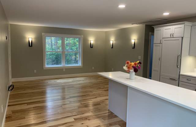157 Seabury Road Gallery 1