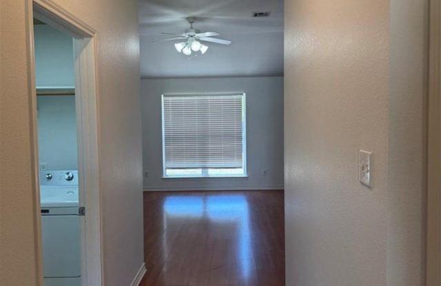 933 CRESTED POINT Drive Gallery 2