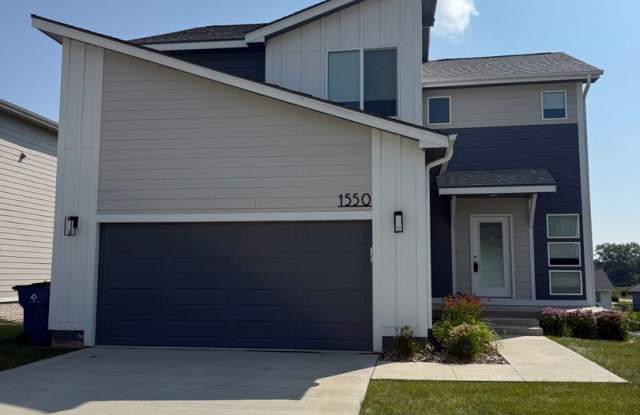 Luxury Newer Construction Home! Perfect Location! Gallery 1