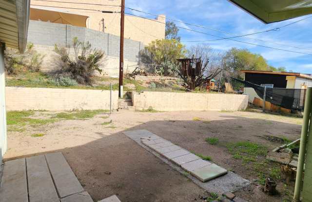 414 N OXBOW Drive Gallery 3