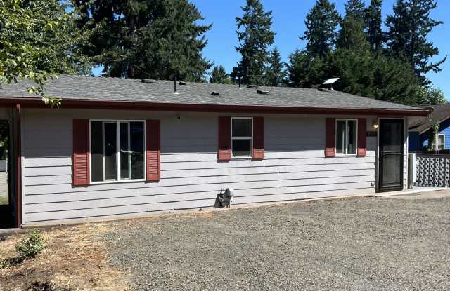 2527 Oregon Street East photos photos