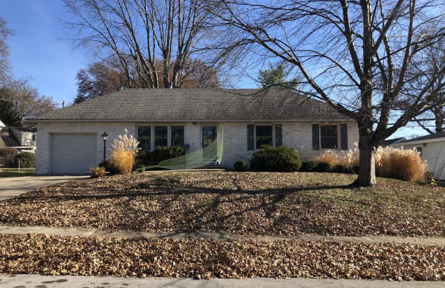 805 SW Lea Drive, Lee's Summit, MO Gallery 1