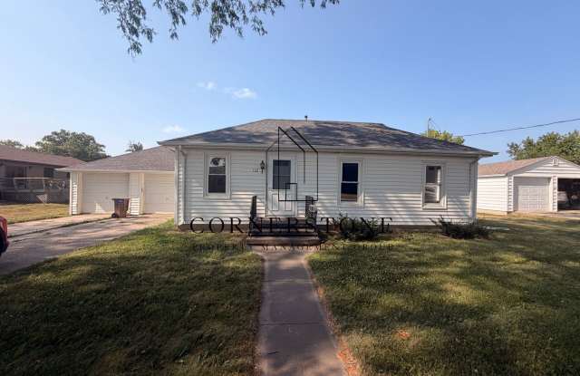2 Bedroom House In RC, 2 Car Garage $825 photos photos 2 Bedroom House In RC, 2 Car Garage $825 photos photos