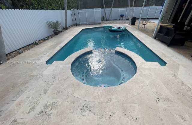 9180 NW 149th Ter - 9180 Northwest 149th Terrace, Miami Lakes, FL 33018