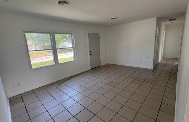 For Rent Three Bedroom, One Bath Gallery 3