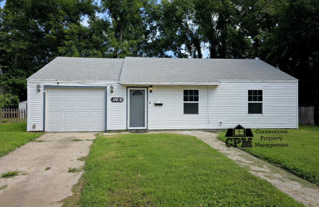 Cozy cul-de-sac home photos photos