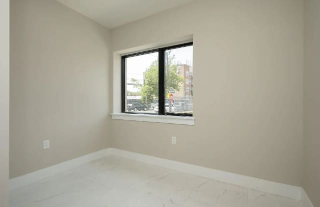 242 Beacon Ave Gallery 2