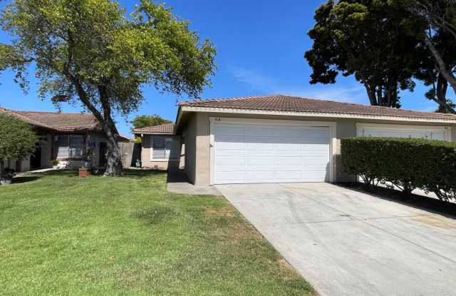 Beautiful single story 2 bed 2 bath townhome! Gallery 1