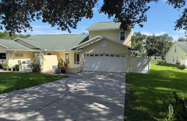 Groveland Townhouse Gallery 1