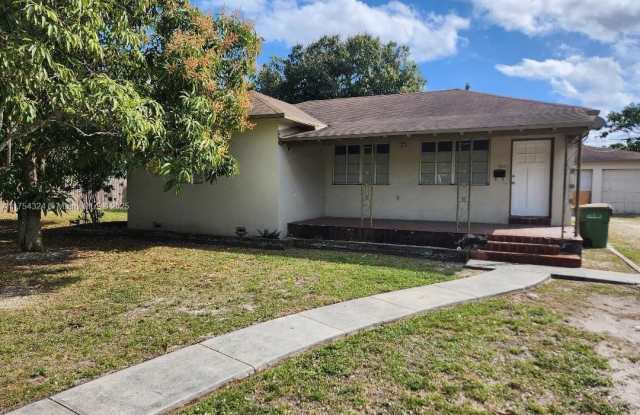 560 NW 122nd St - 560 Northwest 122nd Street, North Miami, FL 33168