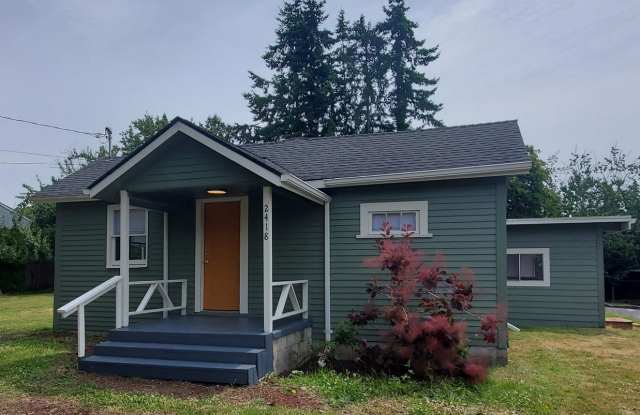2 Bedroom, 1 Bathroom Home with a Den for Rent! - 2418 Texas Street, Bellingham, WA 98229