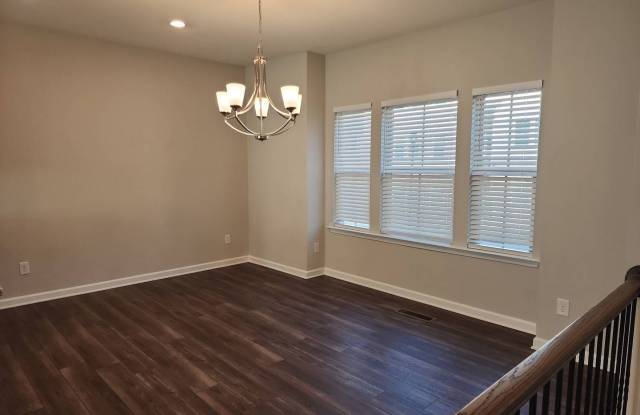 Woodstock Townhome, Great Location! Gallery 3