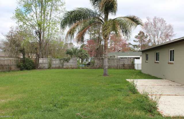 226 DEERWOOD CIR W Gallery 2