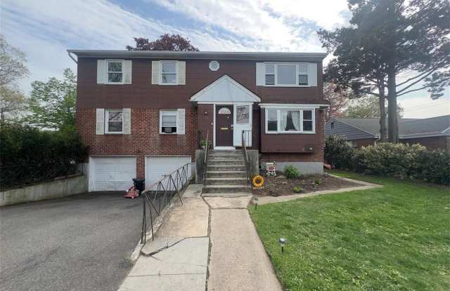 184 Charing Cross - 184 Charing Cross, Lynbrook, NY 11563