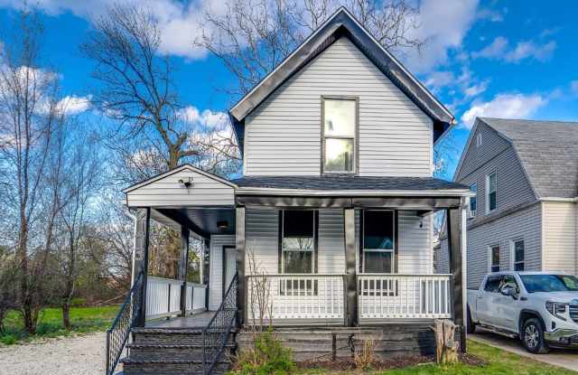 Newly Remodeled Four Bedroom Gallery 3