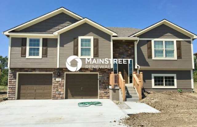 528 South Poplar Street - 528 South Poplar Street, Gardner, KS 66030 528 South Poplar Street - 528 South Poplar Street, Gardner, KS 66030